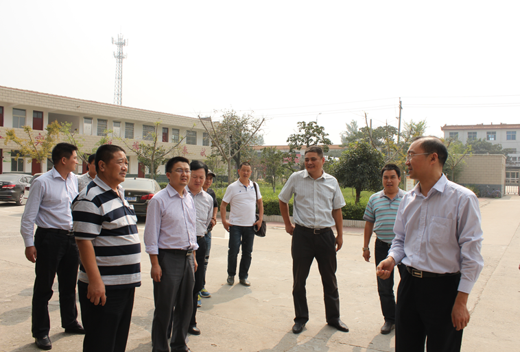 我会领导参加第十四届中原花博会并考察许昌鄢陵农业项目