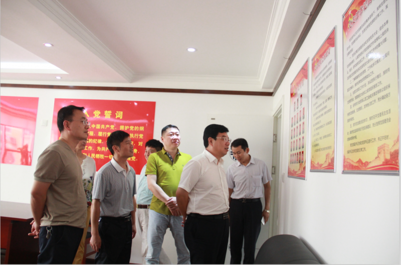 武陟县副张志武一行到商会走访